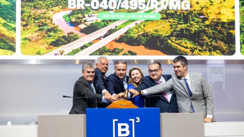 O ministro dos Transportes, Renan Filho, durante a batida de martelo do leilão, realizado na B3 (Bolsa de Valores de São Paulo)